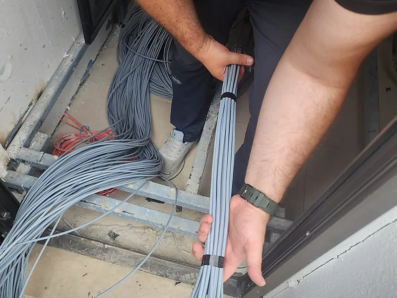 Sirene Belek sahasında etiketleme öncesi hazırlanan yapısal network kabloları